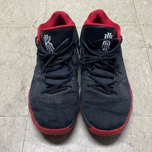 Nike Kyrie Flytrap Men’s Basketball Sneakers SZ 11